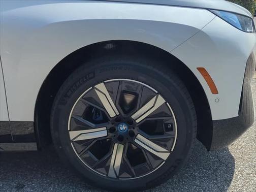 2025 BMW iX xDrive50
