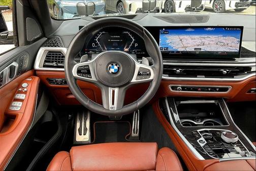2023 BMW X7 M60i