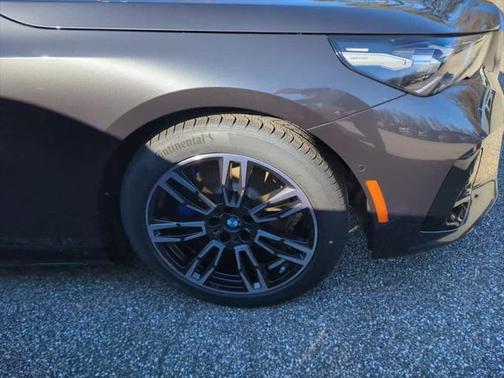 2025 BMW 530 i xDrive