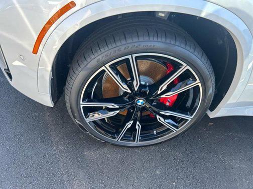 Mineral White Metallic 2026 BMW X5 M60i