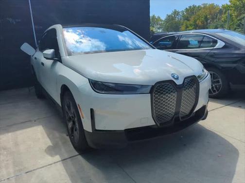 2025 BMW iX xDrive50