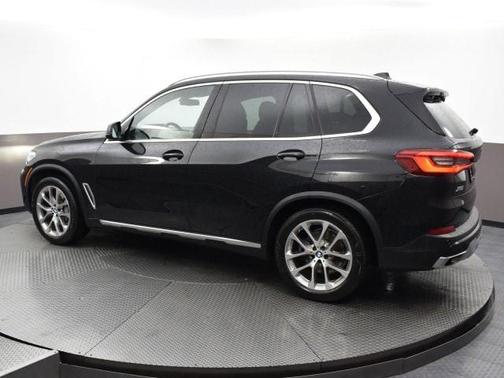 Photo 4 of 37 of 2020 BMW X5 xDrive40i