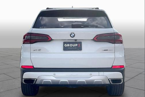 White 2019 BMW X5 xDrive40i