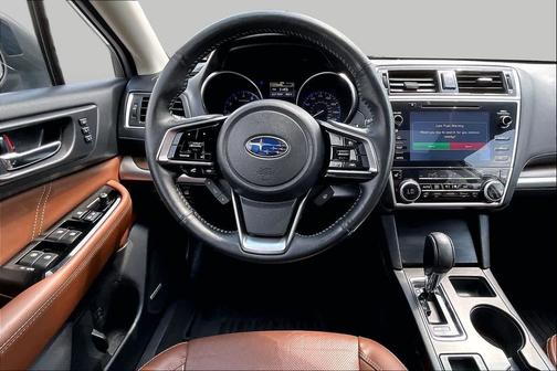 Crystal White Pearl 2019 Subaru Outback 3.6R Touring