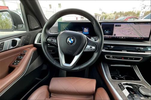 Mineral White Metallic 2025 BMW X5 xDrive40i