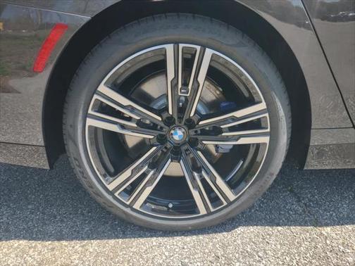 2025 BMW 760 i xDrive