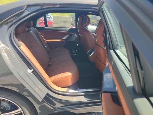 2025 BMW 760 i xDrive