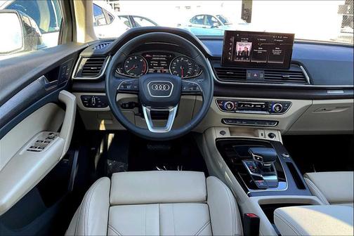 2024 Audi Q5 45 S line Premium