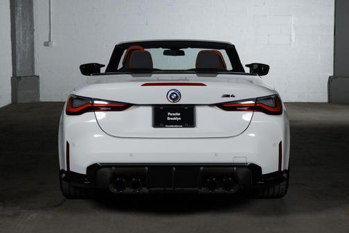 Alpine White 2023 BMW M4 Competition xDrive