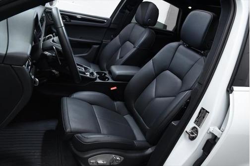 2025 Porsche Macan S