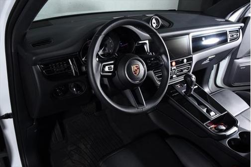 2025 Porsche Macan S