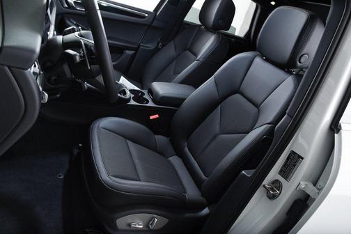 White 2025 Porsche Macan Macan