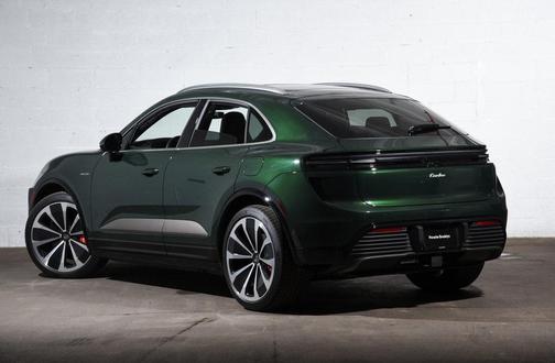 2024 Porsche Macan Turbo