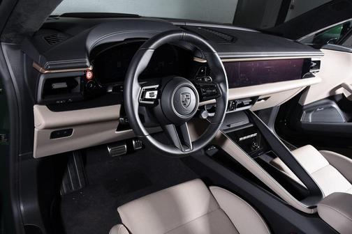 2024 Porsche Macan Turbo