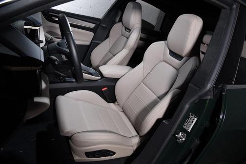 2024 Porsche Macan Turbo