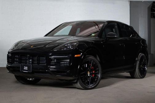Chromite Black Metallic 2023 Porsche Cayenne GTS