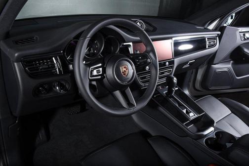 2025 Porsche Macan Base
