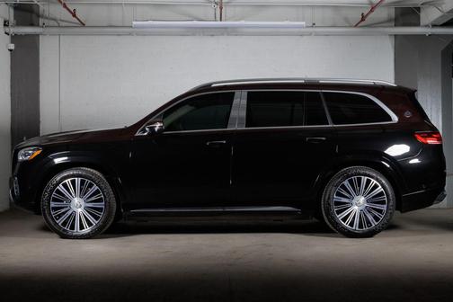 Obsidian Black/Rubelite Red 2024 Mercedes-Benz Maybach GLS 600 4MATIC
