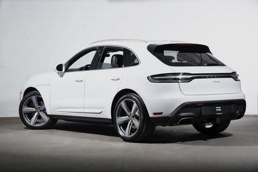 2025 Porsche Macan Base