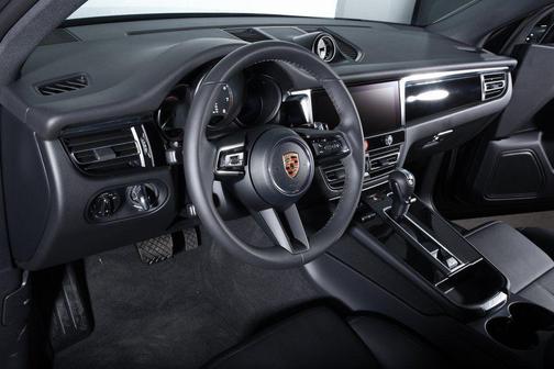 2026 Porsche Macan 