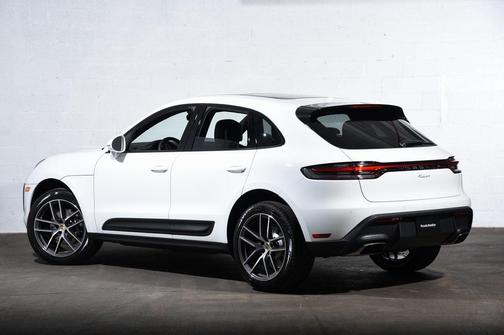 2026 Porsche Macan 
