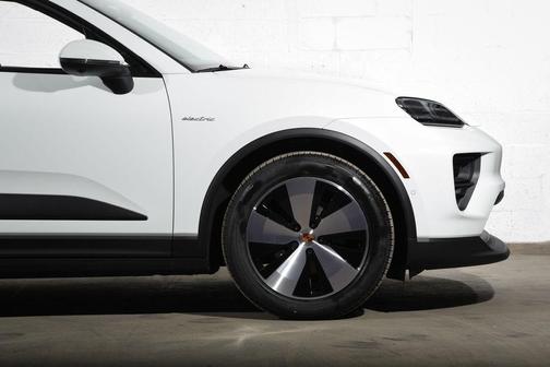 White 2026 Porsche Macan 4