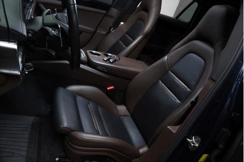 2022 Porsche Panamera E-Hybrid Sport Turismo 4