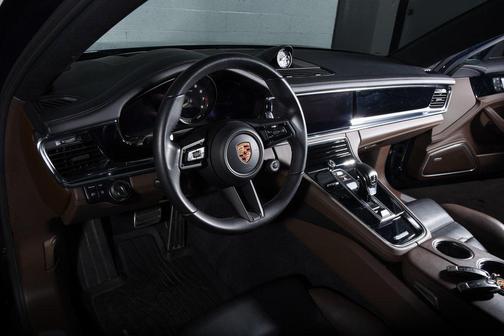 2022 Porsche Panamera 4