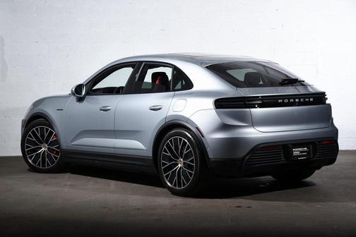 2025 Porsche Macan 4S