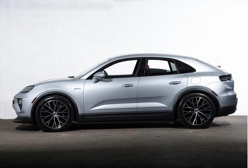 2025 Porsche Macan 4S