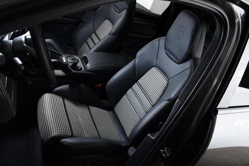 2025 Porsche Cayenne GTS