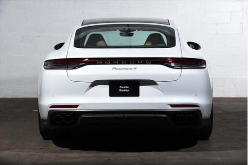 2023 Porsche Panamera 4