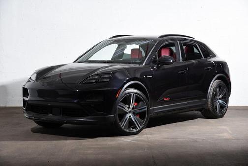 2025 Porsche Macan Turbo