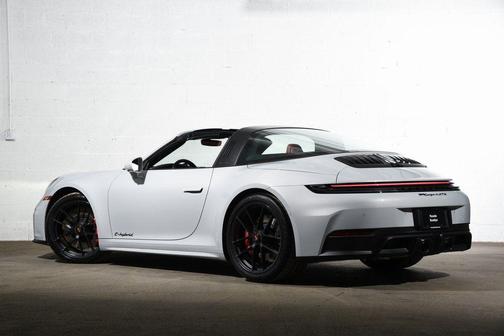 2026 Porsche 911 Targa 4 GTS