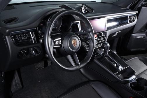 2023 Porsche Macan T