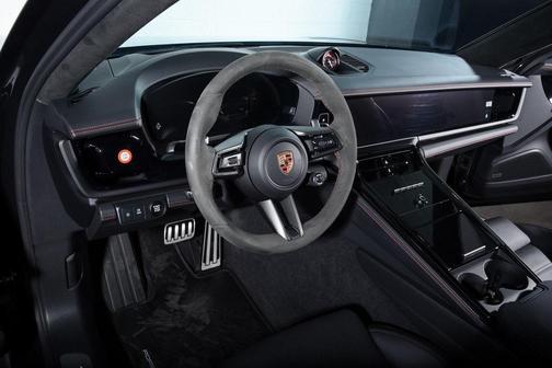 2024 Porsche Panamera 4