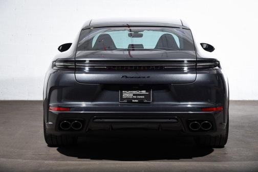 2024 Porsche Panamera 4