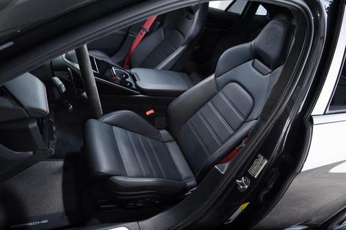 2024 Porsche Panamera 4