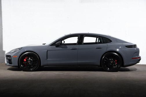 2026 Porsche Panamera GTS