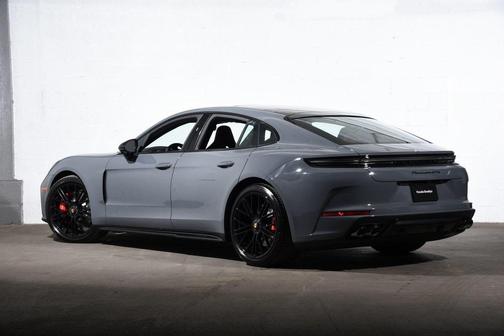 2026 Porsche Panamera GTS