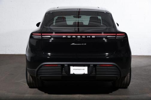 2025 Porsche Macan 4S