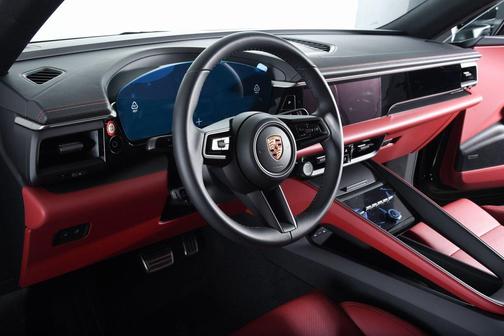 2025 Porsche Macan 4S