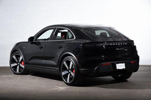 2025 Porsche Macan 4S