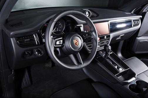 2026 Porsche Macan 