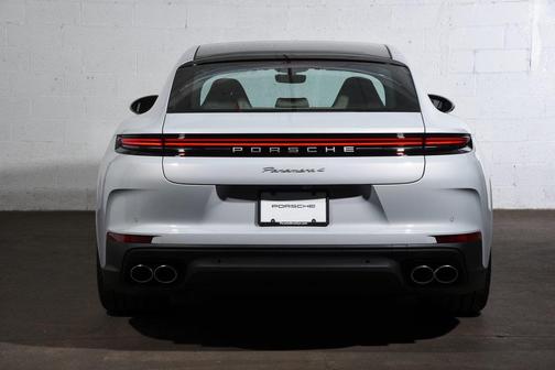 2026 Porsche Panamera 