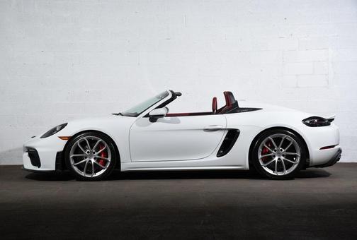 2022 Porsche 718 Spyder Base