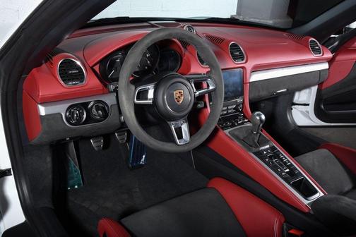 2022 Porsche 718 Spyder Base