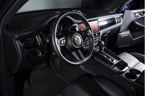 2024 Porsche Macan Base