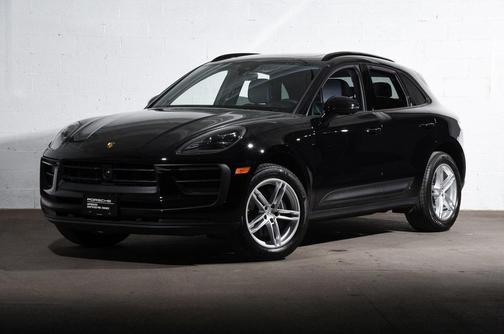 2025 Porsche Macan Base