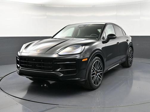 Chromite Black Metallic 2026 Porsche Cayenne GTS